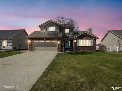 784 E Sweet Briar Ln, Monroe, MI, 48161-9682 | Card Image