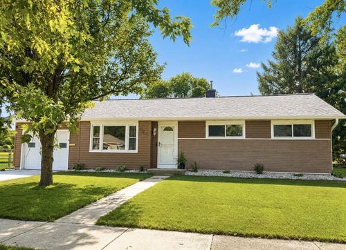 1704 Pershing Pl, Janesville, WI, 53546-5642 | Card Image