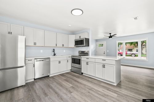 1318 Lindwood Dr, Carter Lake, IA, 51510-1406 | Card Image