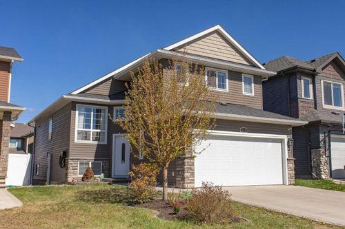 242 Viscount Dr, Red Deer, AB, T4R0M7 | Card Image