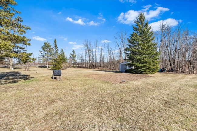 2492 County Rd 41, House other with 3 bedrooms, 2 bathrooms and 6 parking in Roblin ON | Image 37