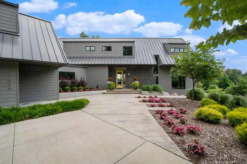 1950 Robinson Rd Se, East Grand Rapids, MI, 49506-1844 | Card Image