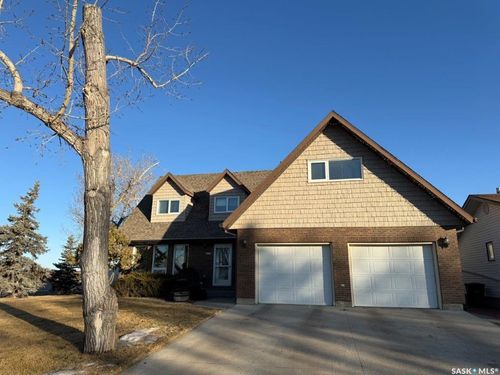 626 4th Ave W, Kindersley, SK, S0L1S2 | Card Image