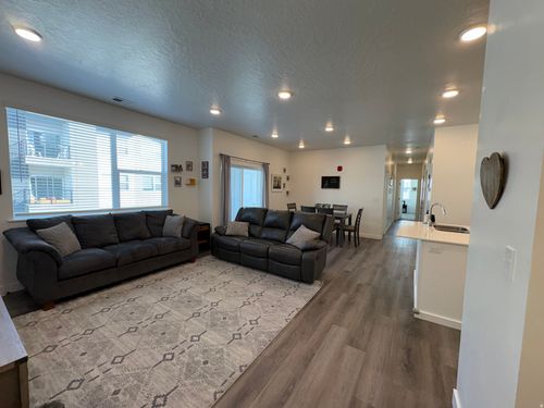 203-462 W 40 S, Providence, UT, 84332-6132 | Card Image