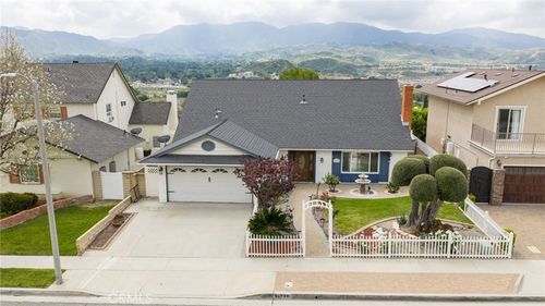 16738 Goodvale Rd, Canyon Country, CA, 91387-1711 | Card Image