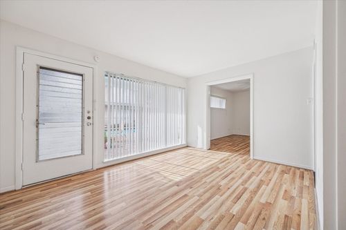 apt-10-3703 Roseland St, Houston, TX, 77006-4641 | Card Image