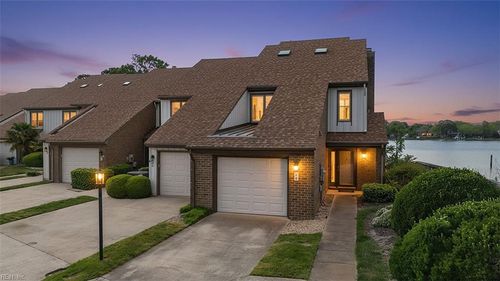 68 Sandie Point Ln, Portsmouth, VA, 23701-1154 | Card Image