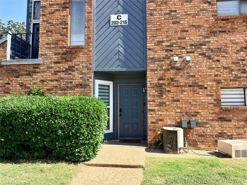 c116-6737 S Peoria Ave, Tulsa, OK, 74136-3611 | Card Image