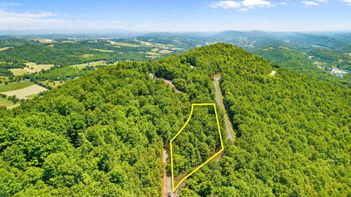209 Clinch View Rd, New Tazewell, TN, 37825-6380 | Card Image