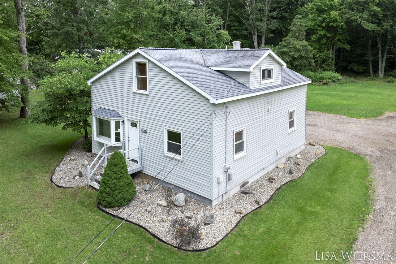 Lincoln St, Grand Haven, MI 49417