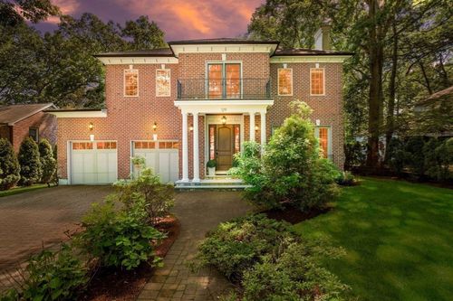 129 Rangeley Rd, Chestnut Hill, MA, 02467-3143 | Card Image