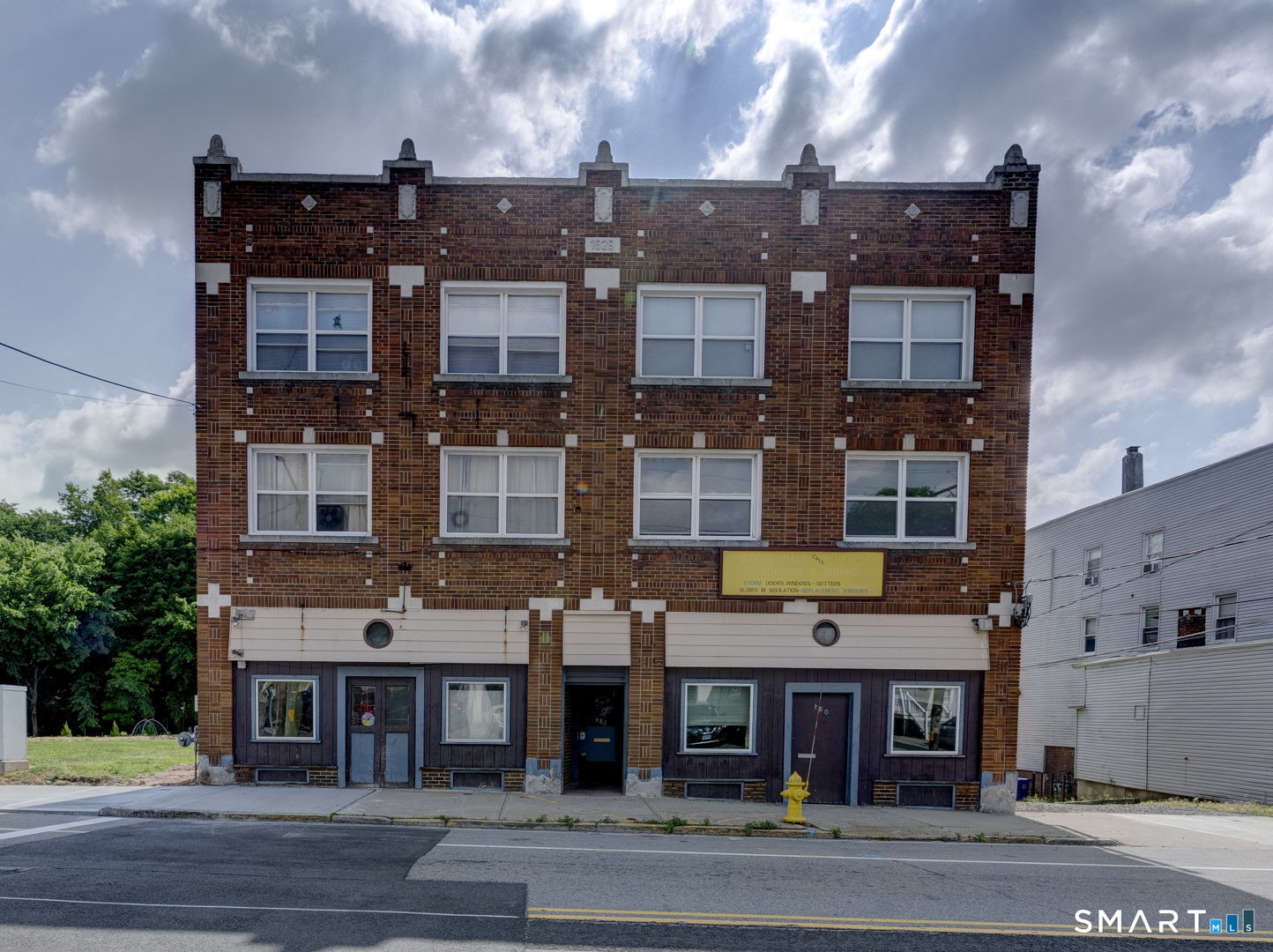 Commercial Lease in Torrington 2