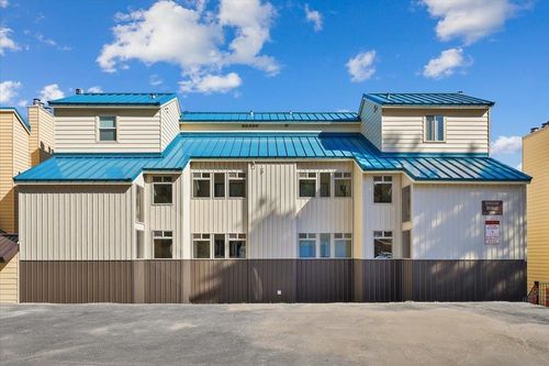 28600 N Mt Spokane Park Dr, Mead, WA, 99021-8747 | Card Image