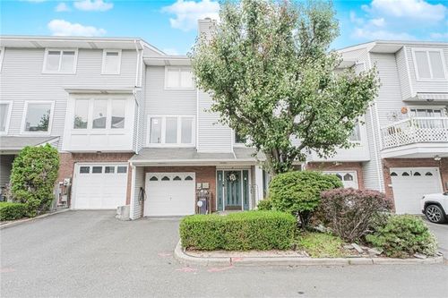 21 Flagship Cir, Staten Island, NY, 10309-3981 | Card Image