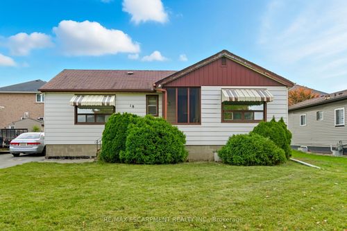 18 Second Rd W, Stoney Creek, ON, L8J2V3 | Card Image