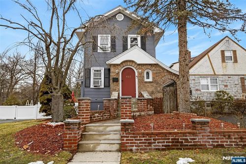 652 Harvard St, New Milford, NJ, 07646-2907 | Card Image