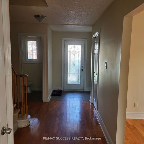 22 Omega Sq, Brampton, ON, L6Z1K5 | Card Image