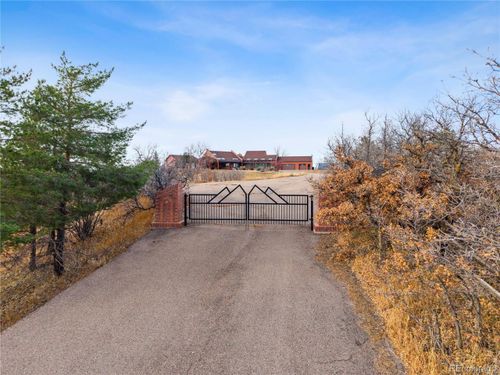 3056 Winnebago Dr, Sedalia, CO, 80135-8947 | Card Image