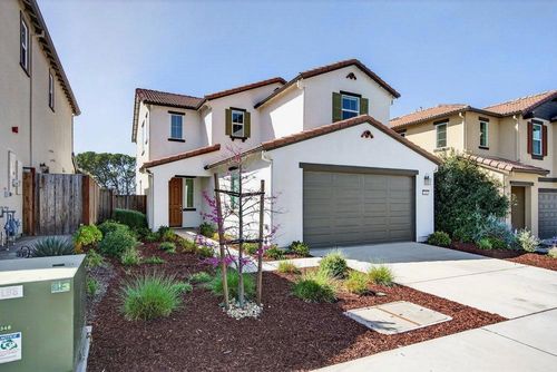 408 Tanoak St, Hollister, CA, 95023-3130 | Card Image