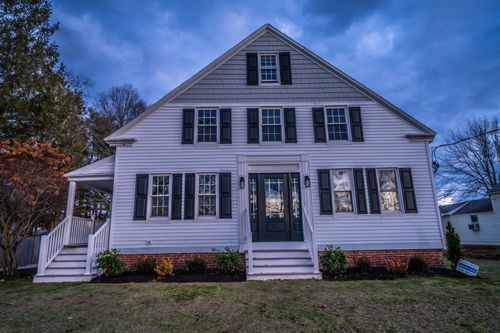 50B Linden St, Exeter, NH, 03833-2600 | Card Image