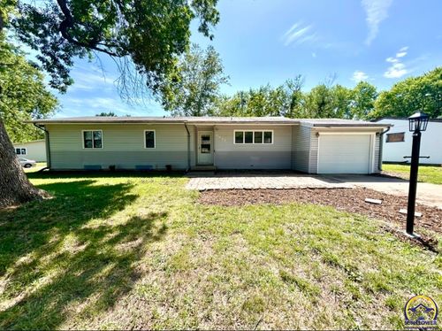 6827 Sw Rockpost Rd, Topeka, KS, 66619-1316 | Card Image