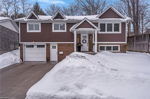 31 Dayman Crt, Kitchener, ON, N2M3A1 | Card Image
