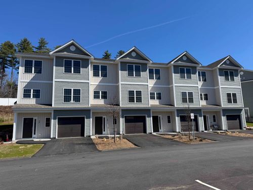 4B Dearborn St, Manchester, NH, 03103-3615 | Card Image