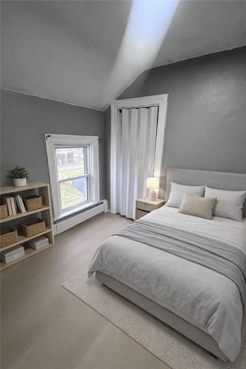 175 Child St, Warren, RI, 02885-2705 | Card Image