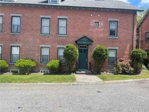 a-1746 Lonsdale Ave, Lincoln, RI, 02865-1733 | Card Image