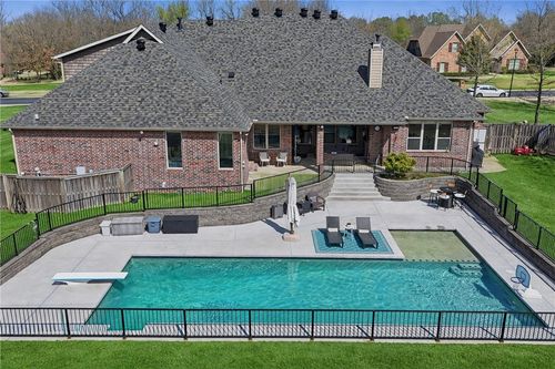 5917 W Kennedy Dr, Fayetteville, AR, 72704-6531 | Card Image