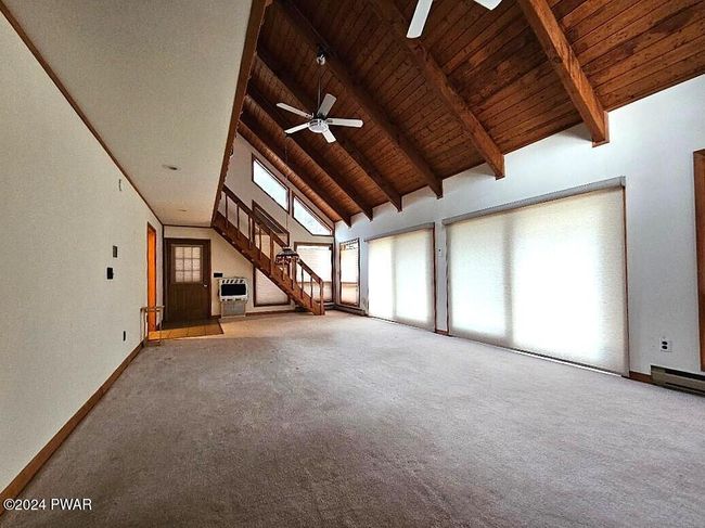 11-Living room | Image 15