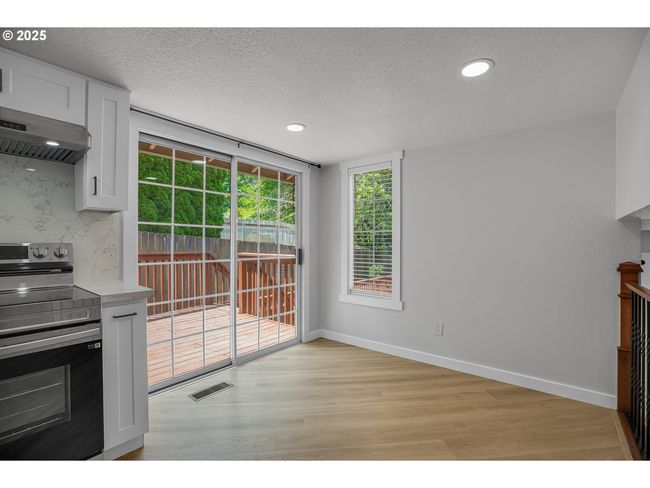 1111 Sw Linneman Ave, House other with 5 bedrooms, 3 bathrooms and 3 parking in Gresham OR | Image 13