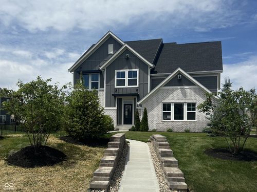 952 Apryl Dr, Greenwood, IN, 46143-8311 | Card Image