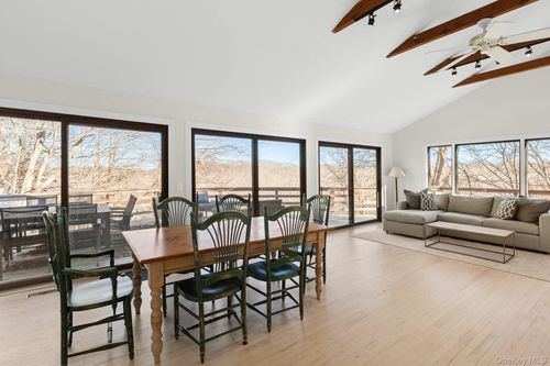 225 Head Of Pond Rd, Water Mill, NY, 11976-2436 | Card Image