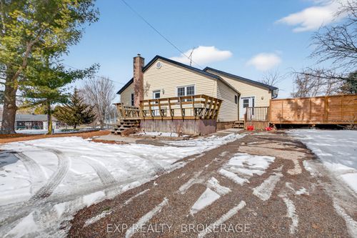 2928 Hiscocks Rd, Gananoque, ON, K7G2V4 | Card Image