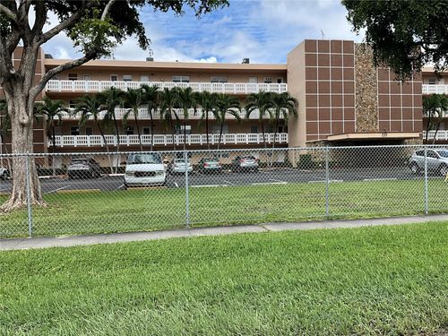 apt-302-201 Se 11th Ter, Dania Beach, FL, 33004-4435 | Card Image