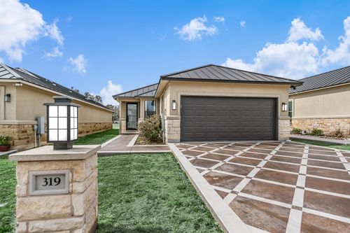 319 Parallel Cir, Horseshoe Bay, TX, 78657-6318 | Card Image