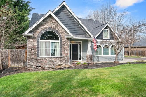 113 Skyler Ln, Phoenix, OR, 97535-9002 | Card Image