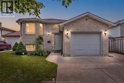 1391 Fuller Cres, Windsor, ON, N8W5S2 | Card Image