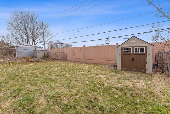 82 Simmons Blvd, House other with 3 bedrooms, 2 bathrooms and 4 parking in Brampton ON | Image 43