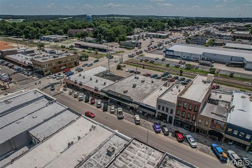 112 W Commercial St, Lebanon, MO, 65536-3144 | Card Image