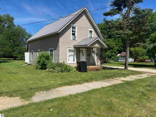 313 Pleasant Ave, Alma, MI, 48801-2613 | Card Image