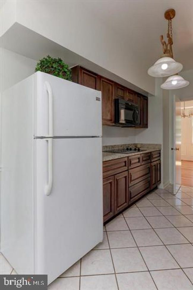 6667 Mclean Dr, Townhouse with 3 bedrooms, 4 bathrooms and null parking in Mclean VA | Image 8