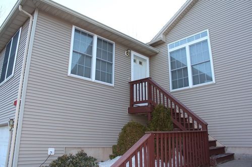b-29 Castle Hill Rd, Agawam, MA, 01001-2460 | Card Image