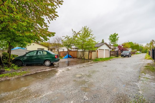 1951 Coquitlam Avenue, House other with 3 bedrooms, 2 bathrooms and 2 parking in Port Coquitlam BC | Image 28