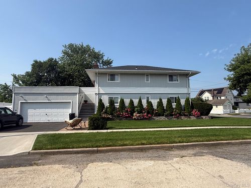 u-77 Nassau Lane, Hempstead, NY, 11558 | Card Image