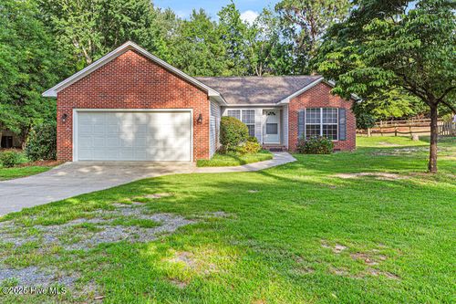 107 Sandspur Ln, West End, NC, 27376 | Card Image