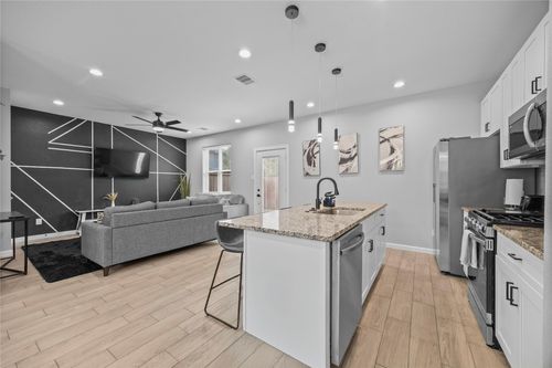 7418 Mount St, Houston, TX, 77088-7834 | Card Image