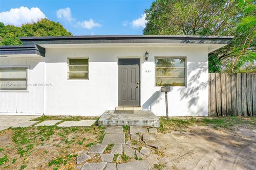 2546 Coolidge St, Hollywood, FL, 33020 | Card Image