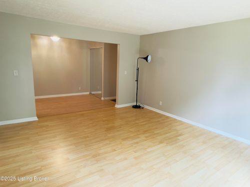 312-3505 Lodge Ln, Louisville, KY, 40218-2700 | Card Image